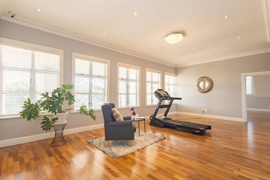 7 Bedroom Property for Sale in Flamingo Vlei Western Cape